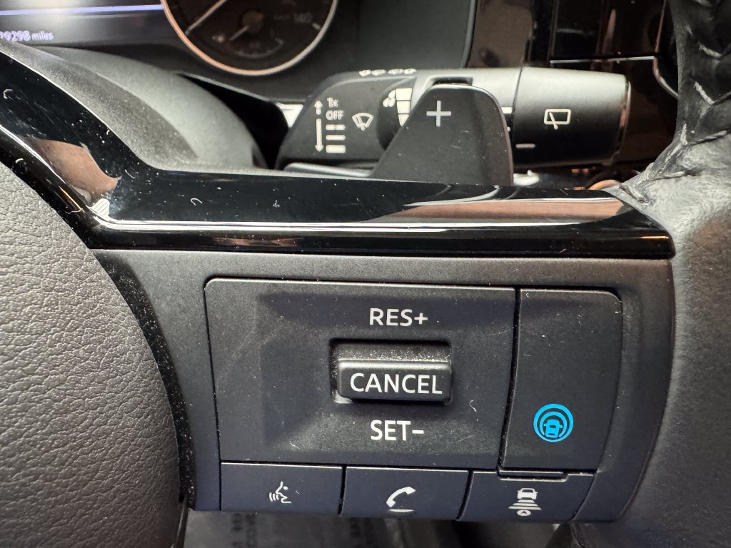 Used 2024 Nissan Pathfinder SL AWD/4WD image 15