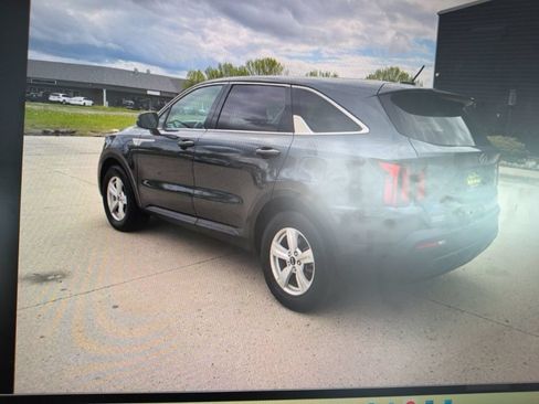 Used 2021 Kia Sorento LX FWD image 5