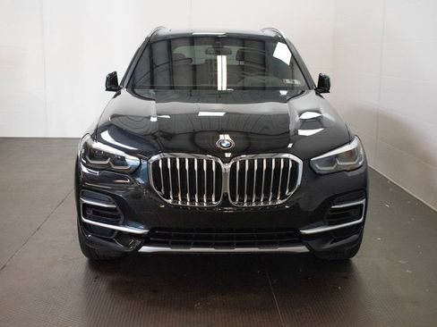 Used 2022 BMW X5 xDrive40i w/ Premium Package AWD/4WD image 2