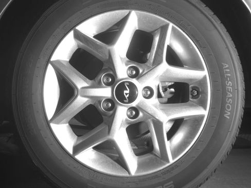 Used 2025 Kia Soul LX w/ LX Technology Package FWD image 14