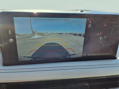 Used 2025 Genesis G70 2.5T image 5