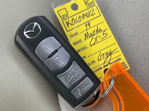 Used 2019 MAZDA CX-5 Touring image 32