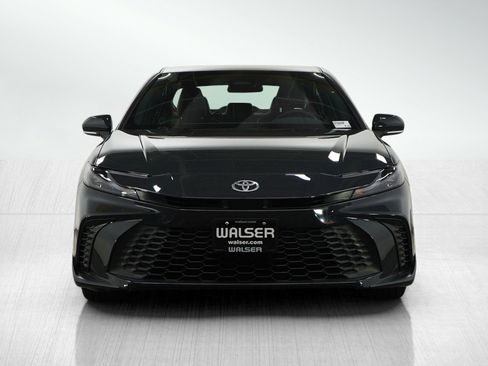Used 2025 Toyota Camry SE image 8
