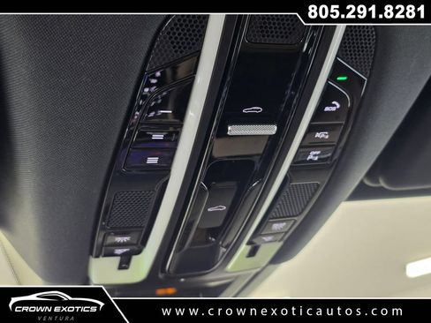 Used 2022 Porsche Cayenne Platinum Edition AWD/4WD image 31