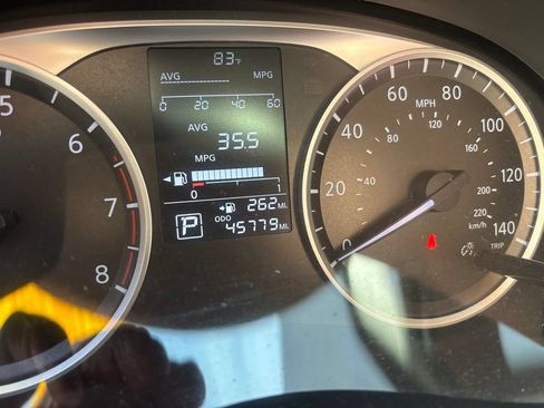 Used 2020 Nissan Versa S FWD image 13