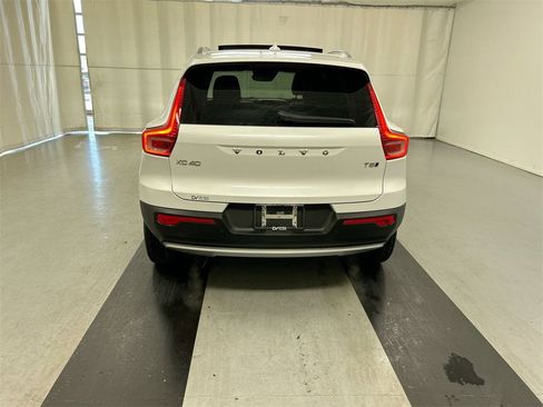 Used 2022 Volvo XC40 T5 Inscription w/ Advanced Package image 21