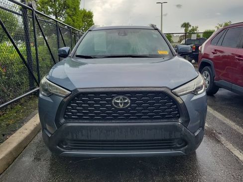 Used 2022 Toyota Corolla Cross LE FWD image 2