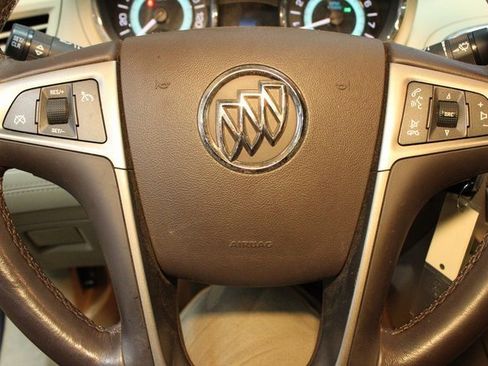 Used 2012 Buick LaCrosse image 17