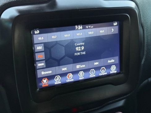 Used 2021 Jeep Renegade Sport image 26