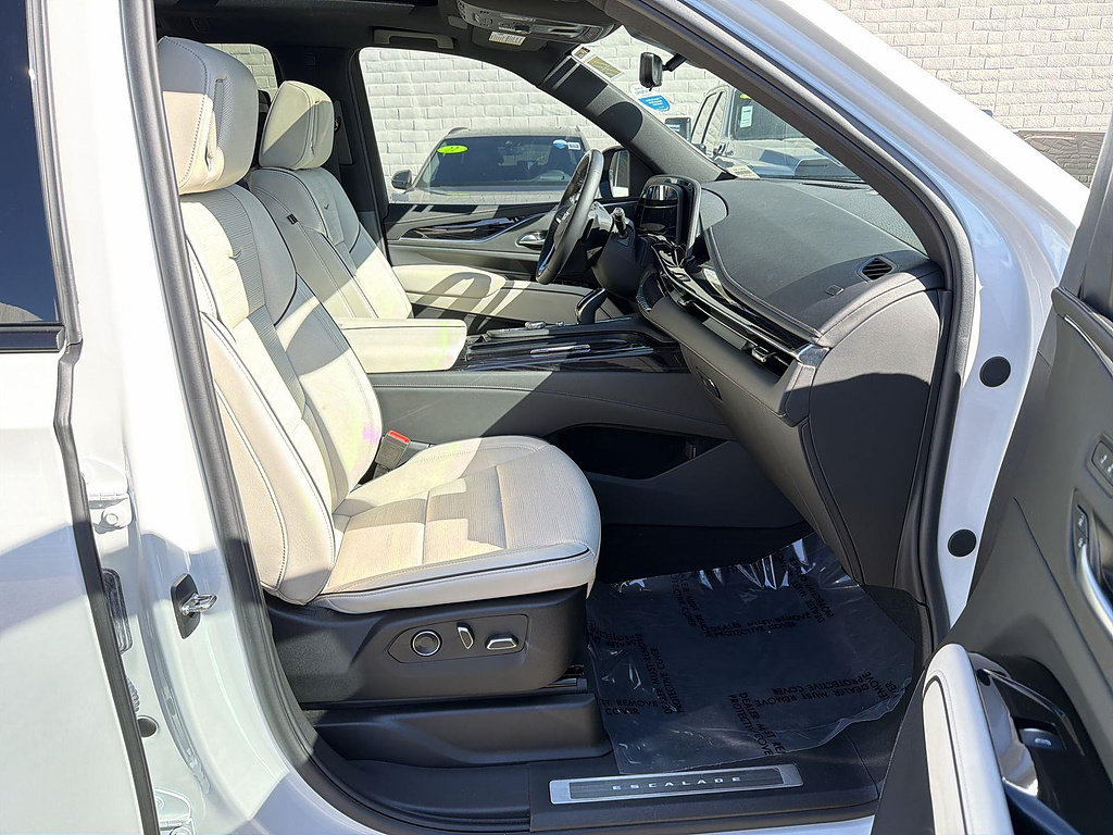 Used 2024 Cadillac Escalade Sport w/ LPO, ONYX Package AWD/4WD image 28