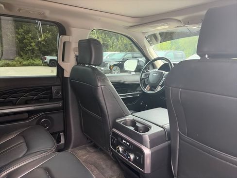 Used 2018 Ford Expedition Max Platinum AWD/4WD image 12