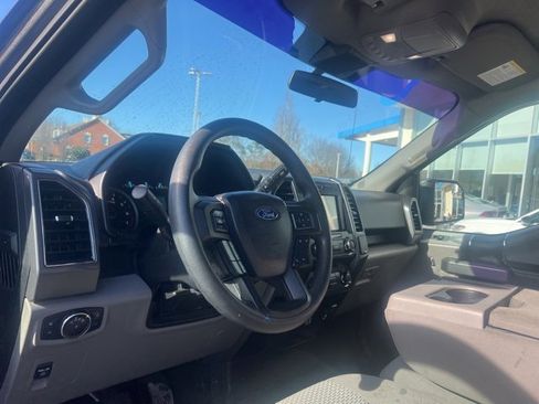 Used 2019 Ford F150 XLT image 12