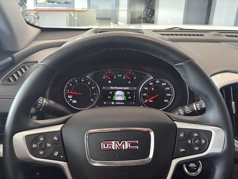Used 2024 GMC Terrain SLT w/ Infotainment Package II AWD/4WD image 14