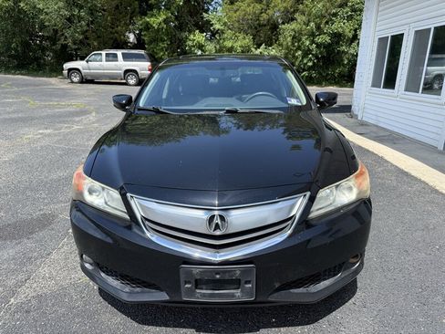 Used 2013 Acura ILX w/ Technology Package FWD image 2