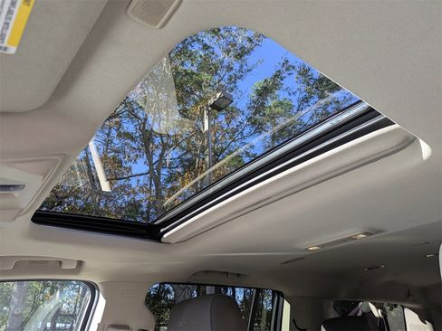 Used 2019 GMC Yukon XL Denali w/ Enhanced Security Package image 22