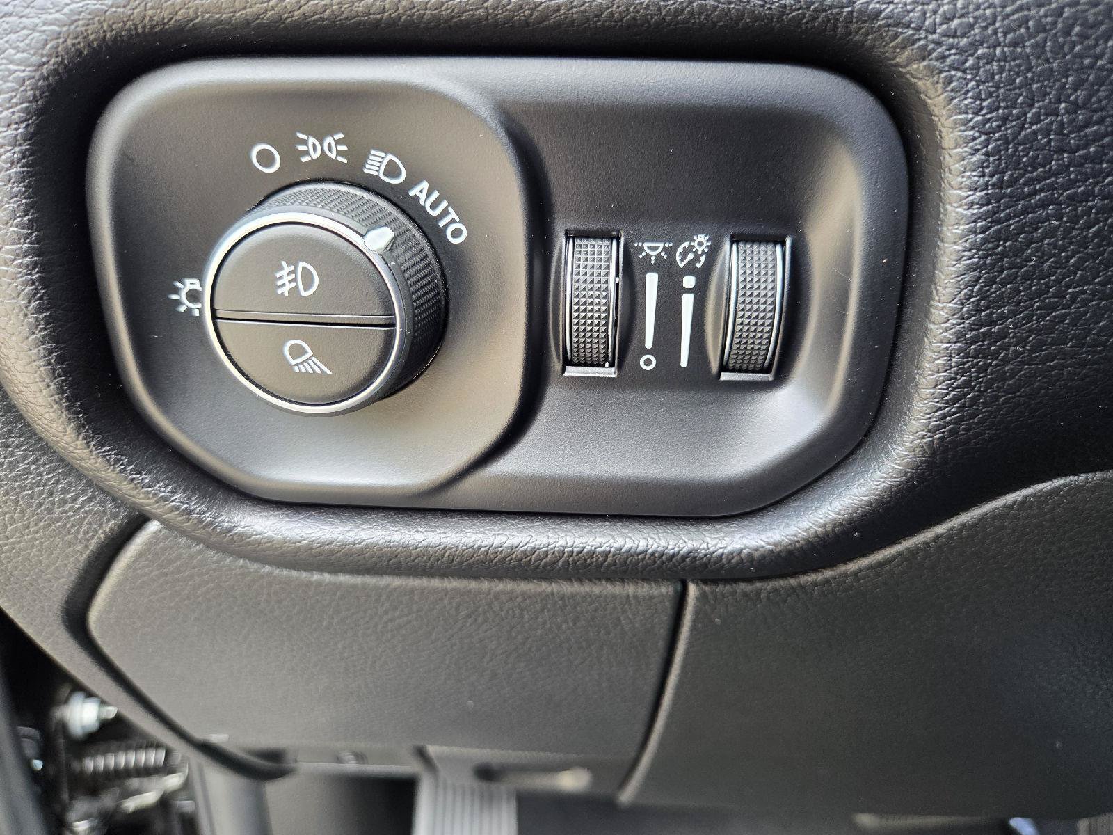 Used 2026 RAM 2500 Rebel AWD/4WD image 25