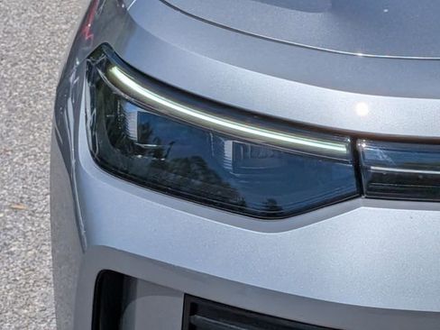 New 2026 Volkswagen Tiguan SE FWD image 9