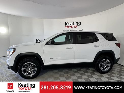 Used 2025 GMC Terrain Elevation image 8