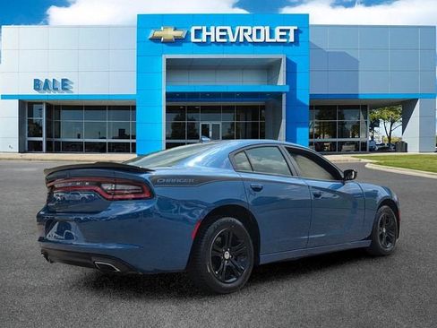 Used 2023 Dodge Charger SXT RWD image 3