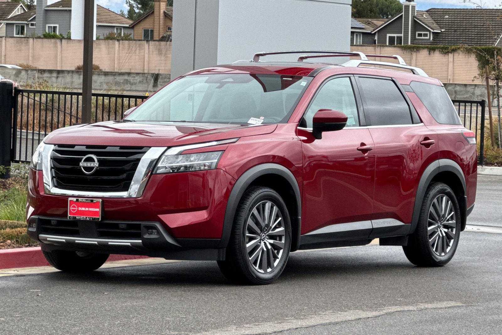 Certified 2023 Nissan Pathfinder SL w/ SL Premium Package FWD image 8