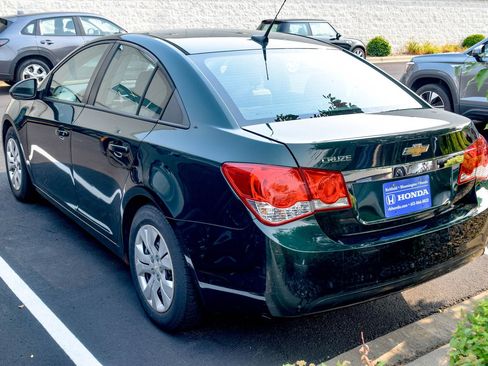 Used 2014 Chevrolet Cruze LS FWD image 6