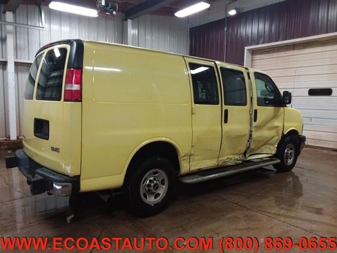 Used 2017 GMC Savana 2500 image 2