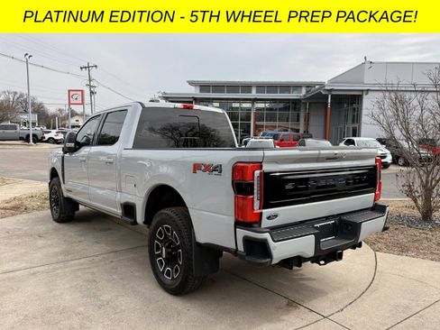 Used 2025 Ford F250 Platinum image 3