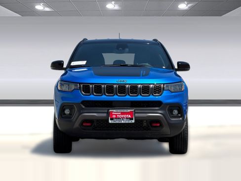 Used 2025 Jeep Compass Trailhawk AWD/4WD image 6