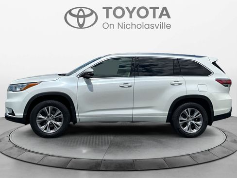 Used 2015 Toyota Highlander XLE AWD/4WD image 3