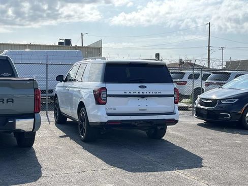 Used 2023 Ford Expedition Limited AWD/4WD image 5