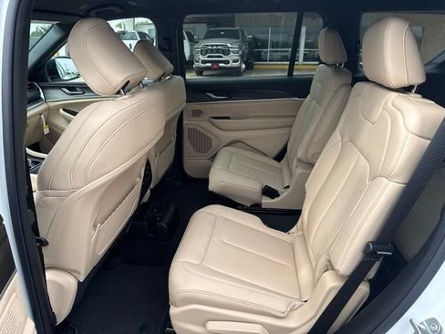 New 2026 Jeep Grand Cherokee L Limited AWD/4WD image 15