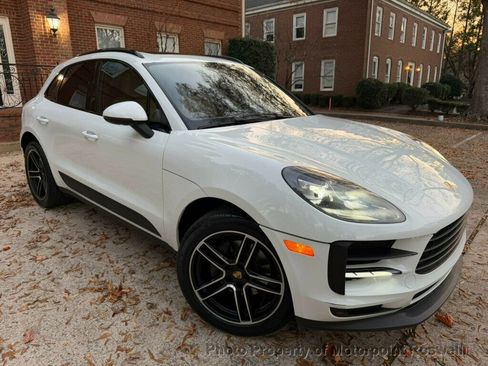 Used 2019 Porsche Macan AWD/4WD image 2