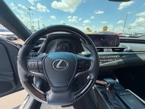 Used 2020 Lexus ES 300h w/ Accessory Package FWD image 12