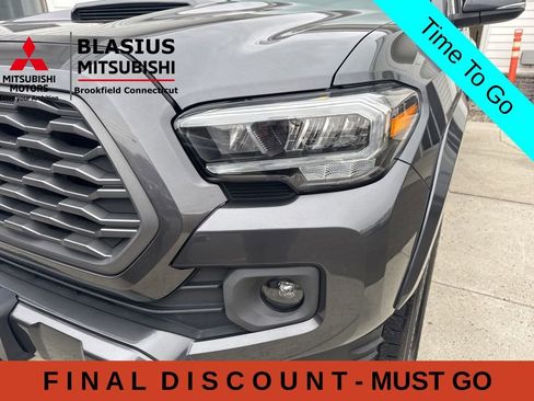 Used 2021 Toyota Tacoma TRD Sport w/ Technology Package AWD/4WD image 6