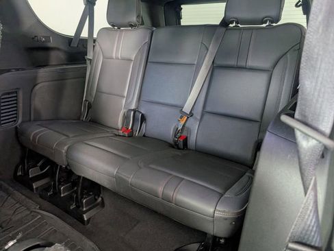 Used 2023 Chevrolet Suburban RST w/ Sport Performance Package image 29