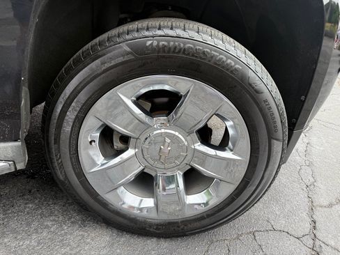 Used 2015 Chevrolet Tahoe LTZ AWD/4WD image 33