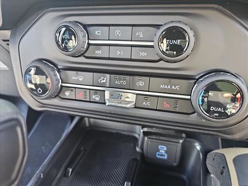 New 2025 Ford Bronco Badlands image 17