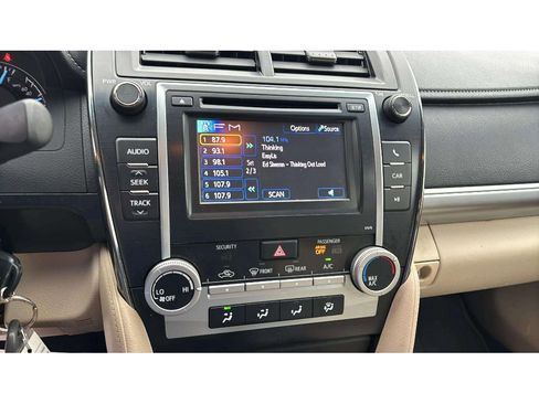 Used 2013 Toyota Camry LE FWD image 16