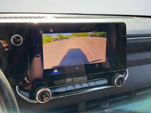 Used 2023 Chevrolet Colorado W/T image 16