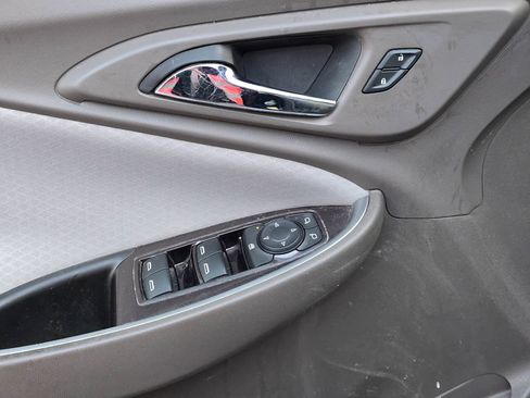 Used 2018 Chevrolet Malibu LS image 9