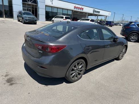 Used 2018 MAZDA MAZDA3 Touring FWD image 18