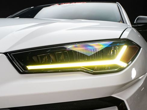 Used 2022 Lamborghini Urus AWD/4WD image 3