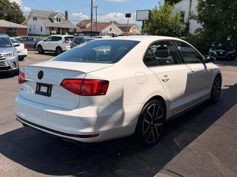 Used 2018 Volkswagen Jetta GLI FWD image 4