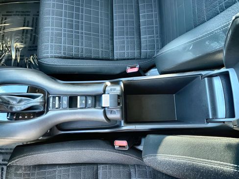 Used 2023 Honda HR-V LX image 21