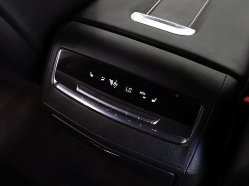 Used 2022 Cadillac Escalade ESV Premium Luxury w/ Performance Package AWD/4WD image 25