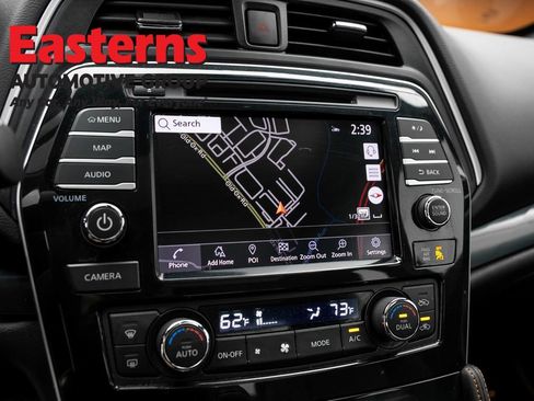 Used 2023 Nissan Maxima SR w/ Sport Mat Group FWD image 14