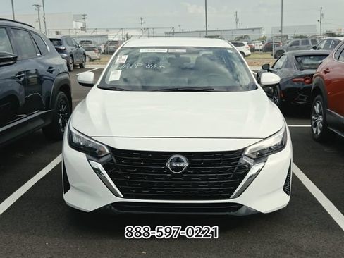Used 2024 Nissan Sentra SV FWD image 7