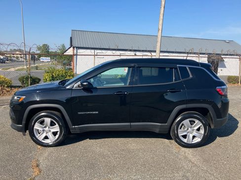 Used 2022 Jeep Compass Latitude w/ Convenience Group AWD/4WD image 5