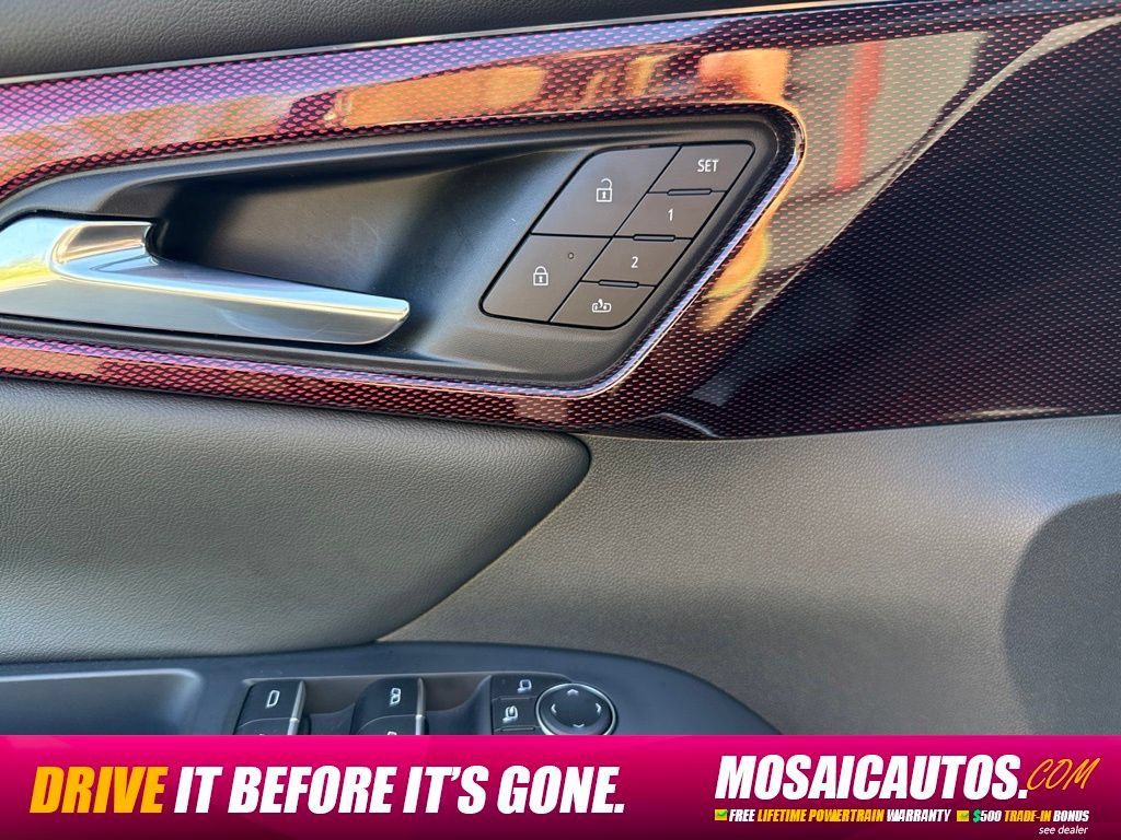 Used 2026 Chevrolet Traverse RS AWD/4WD image 33