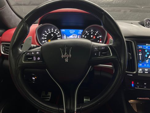 Used 2020 Maserati Levante S GranSport image 13